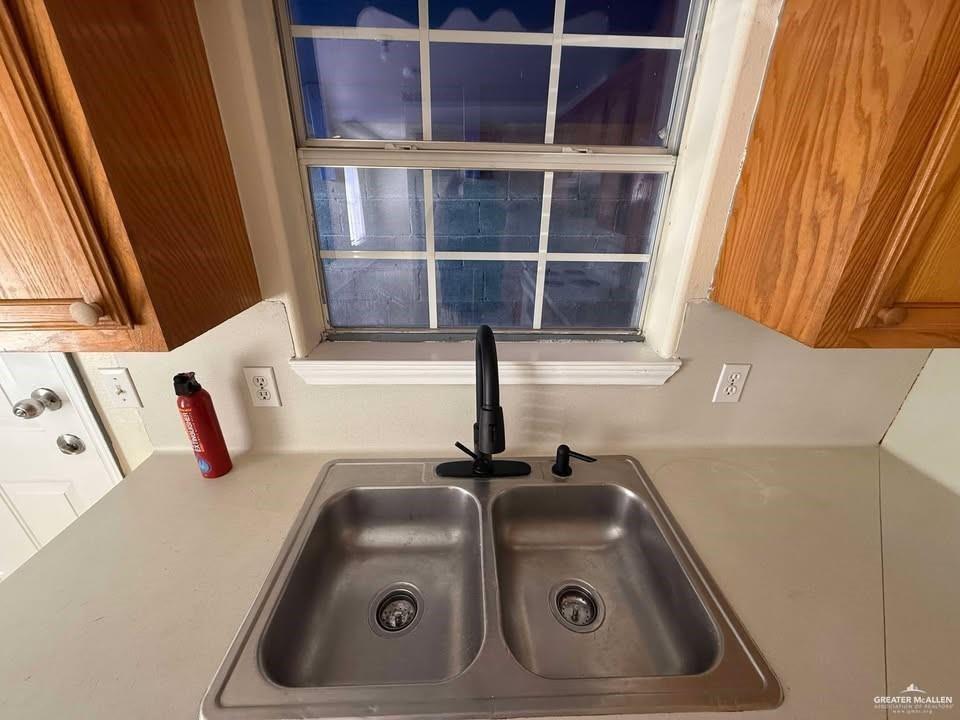 Photo 16 of 209 Bluebonnet Street