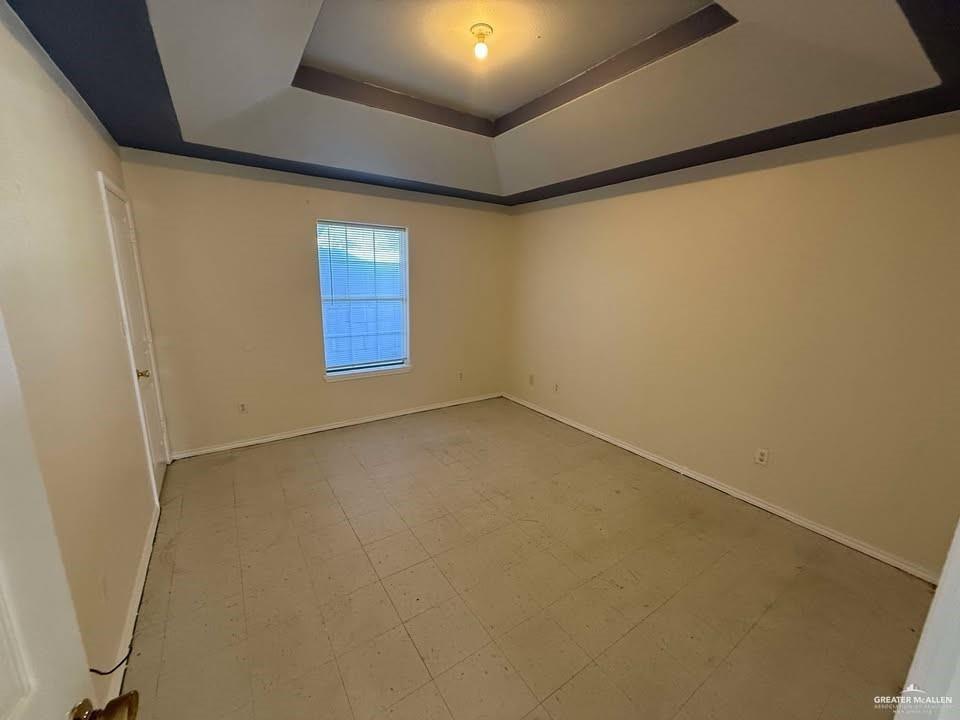 Photo 18 of 209 Bluebonnet Street