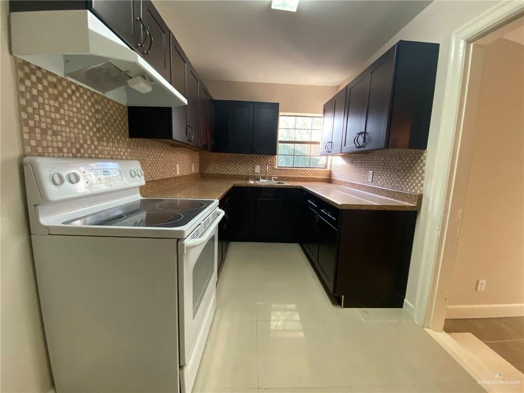 Photo 11 of 604 Hackberry Avenue
