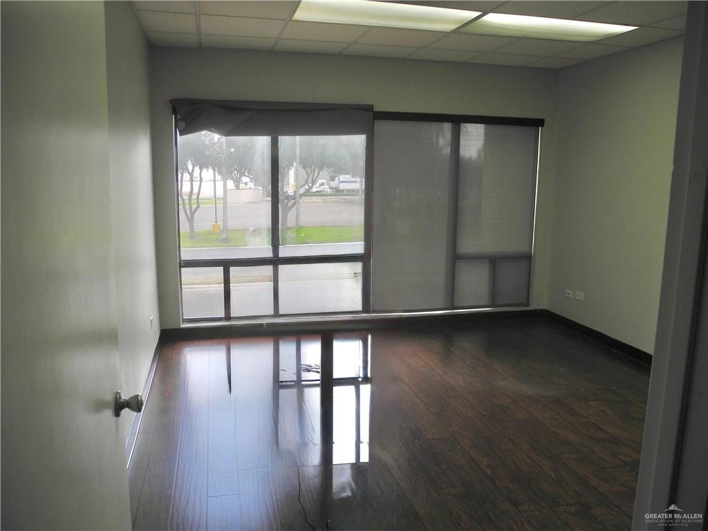 Photo 7 of 900 Kerria Avenue