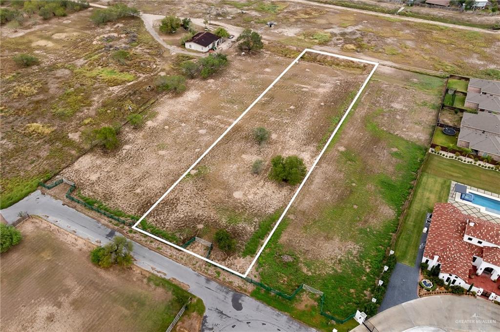 Photo 3 of 1415 Bluebonnet Avenue