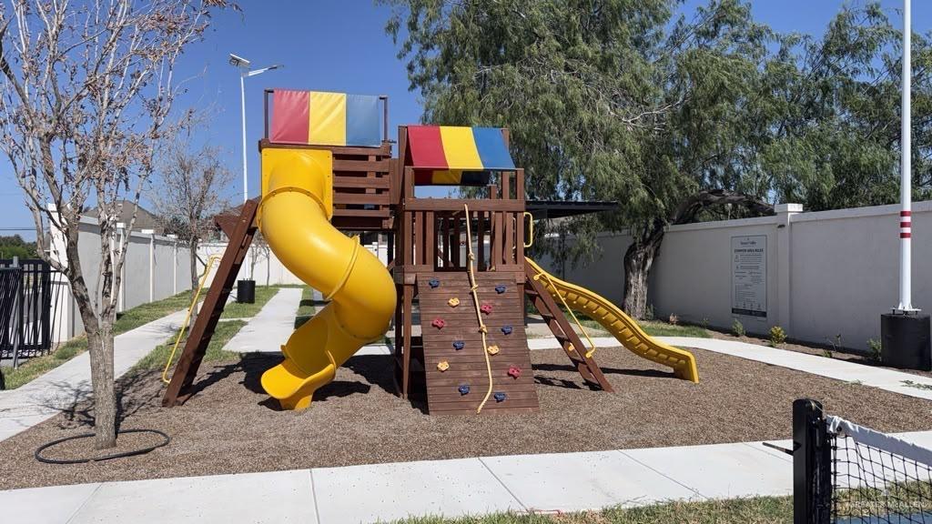 Photo 18 of 4216 Hummingbird Avenue #73