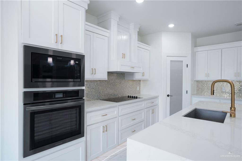 Photo 5 of 3130 Elm Avenue