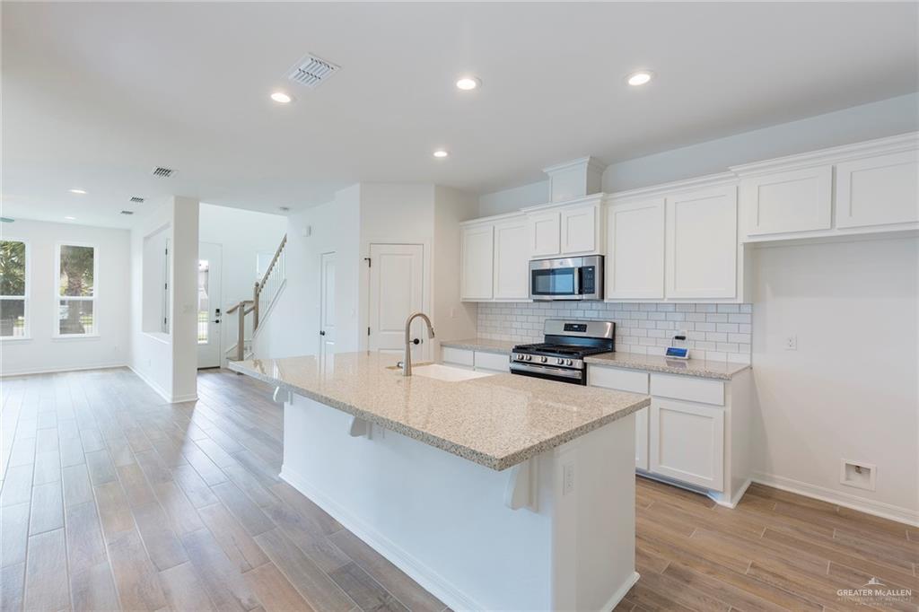 Photo 4 of 10218 15th Avenue