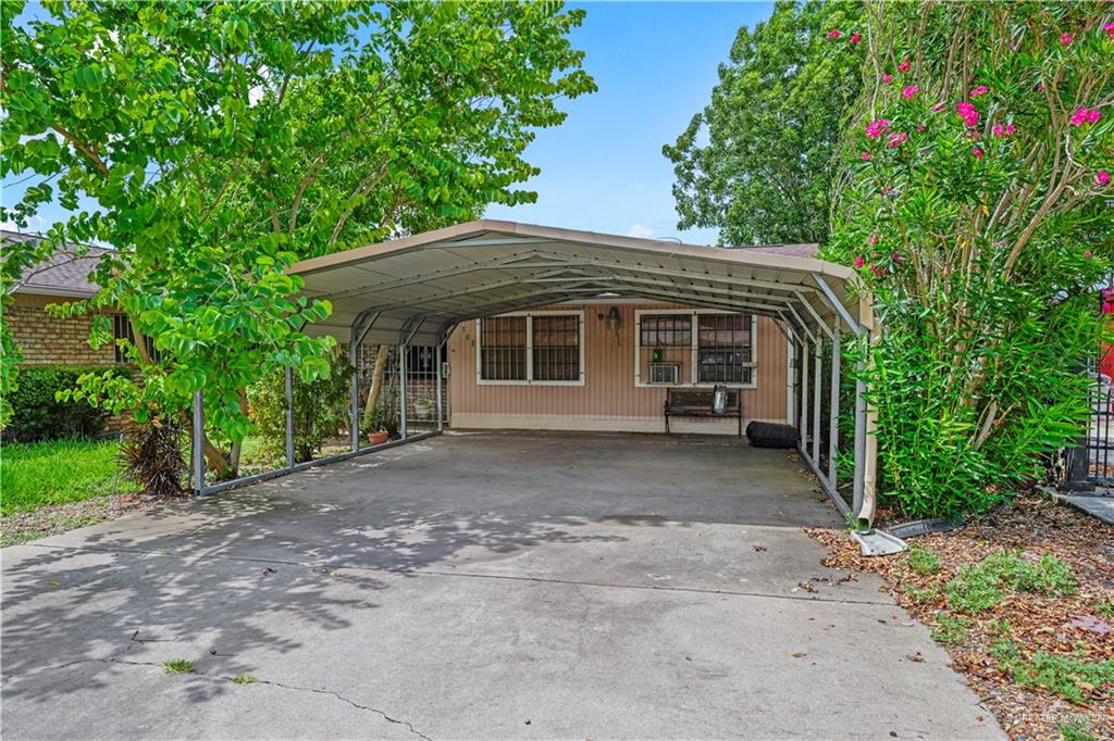 Photo 2 of 302 Rose Marie Street