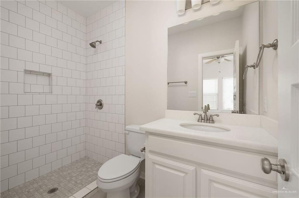 Photo 15 of 820 Templo Dorado Street