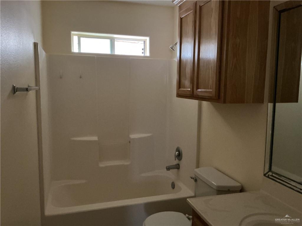 Photo 7 of 4008 Parkplace Avenue #3