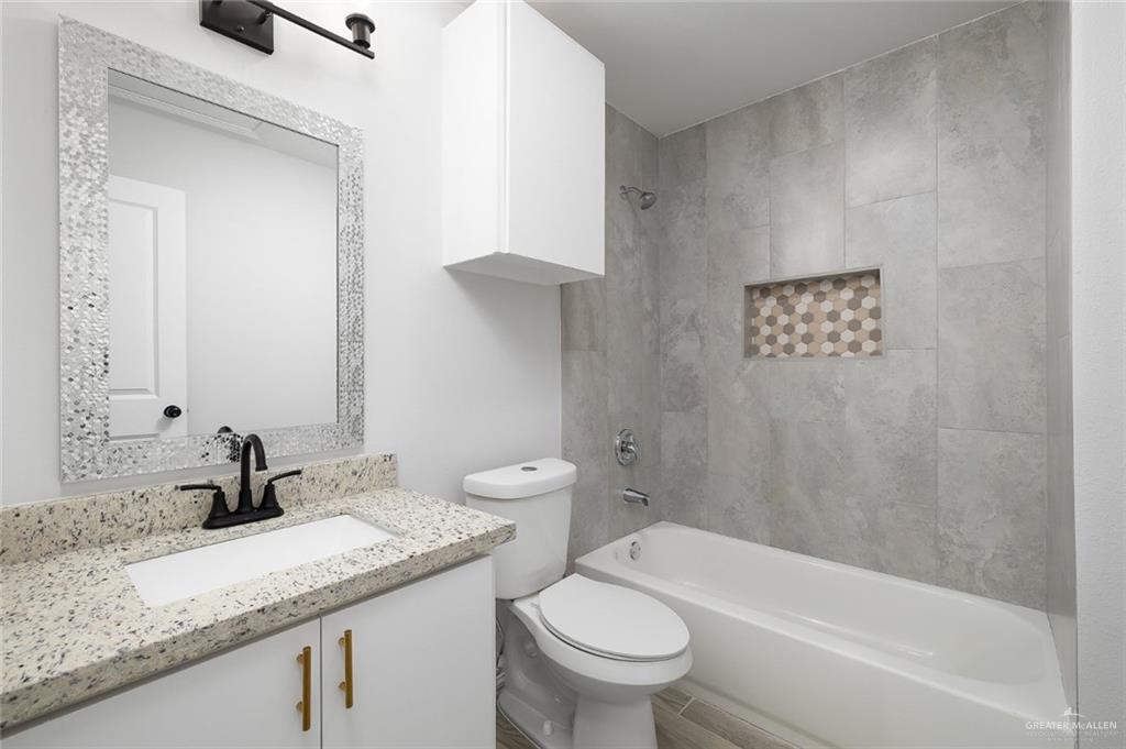 Photo 10 of 3300 Fuerte Avenue #4
