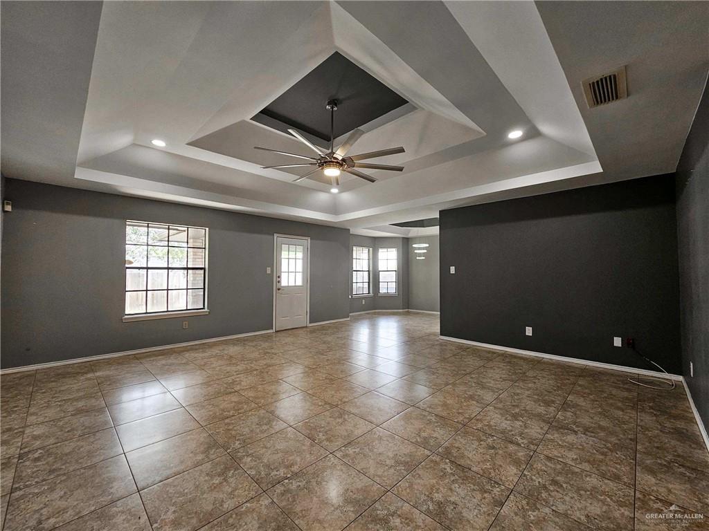 Photo 7 of 2208 Robin Avenue
