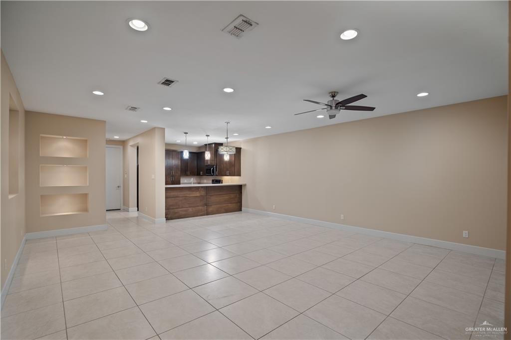 Photo 4 of 1405 Ozark Avenue
