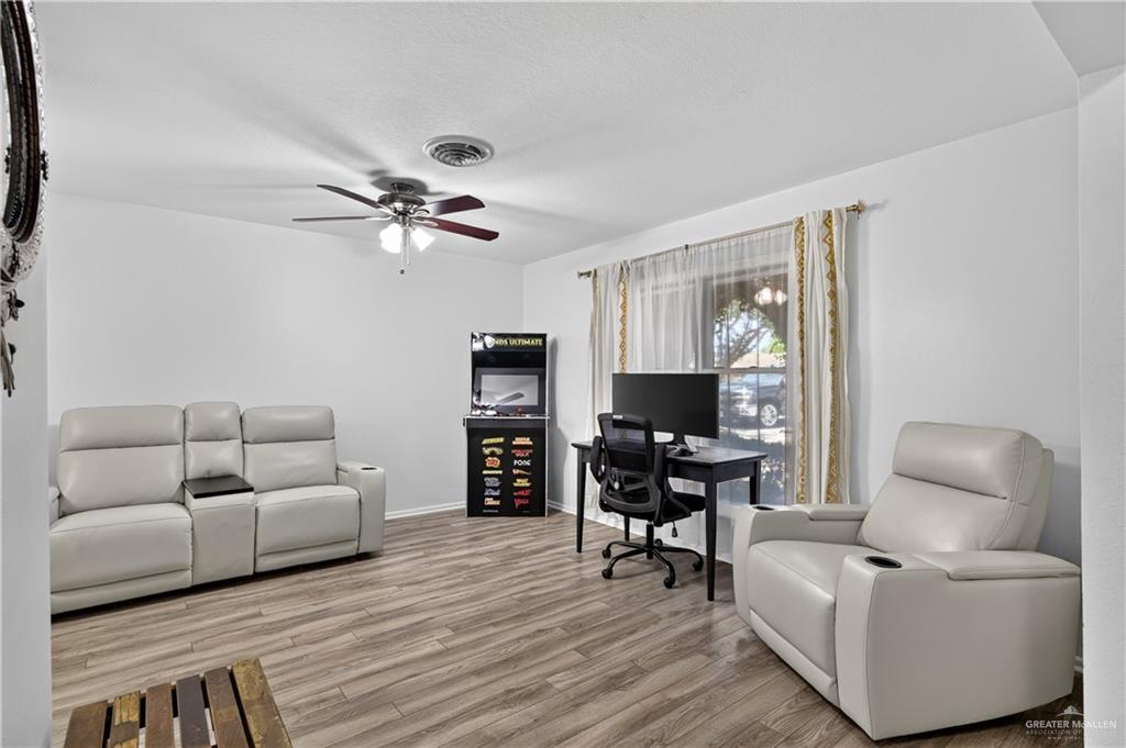 Photo 9 of 505 Esperanza Avenue