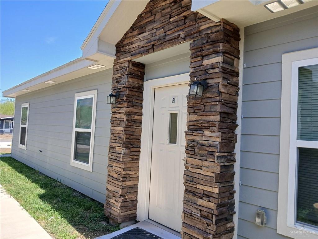 Photo 4 of 605 Cypress Avenue