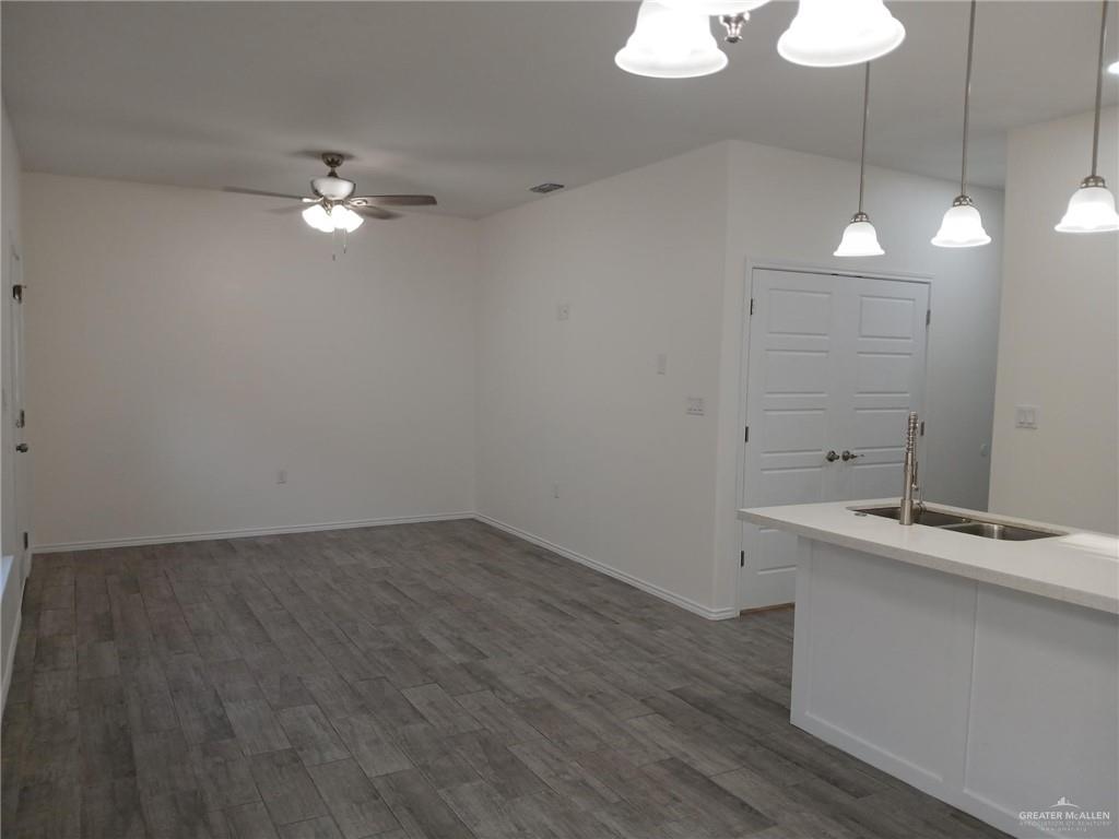 Photo 7 of 605 Cypress Avenue