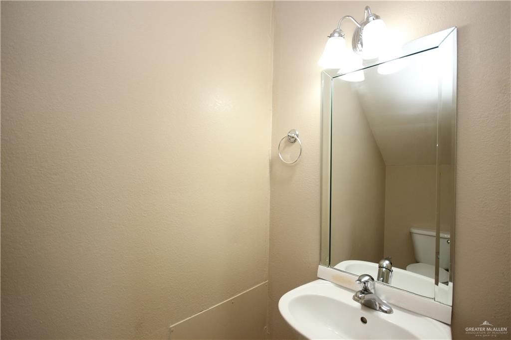 Photo 5 of 2603 Nassau Street