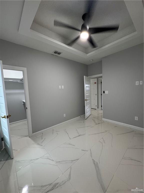Photo 8 of 5600 Northwestern Avenue #3