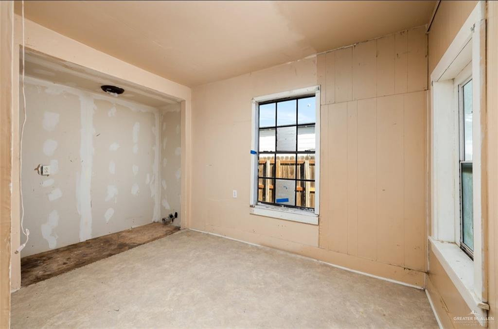 Photo 5 of 6304 Valencia Drive