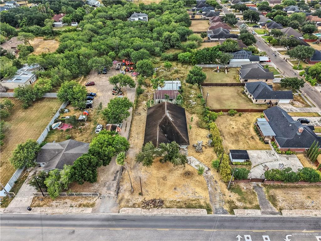 Photo 11 of 1923 Border Avenue