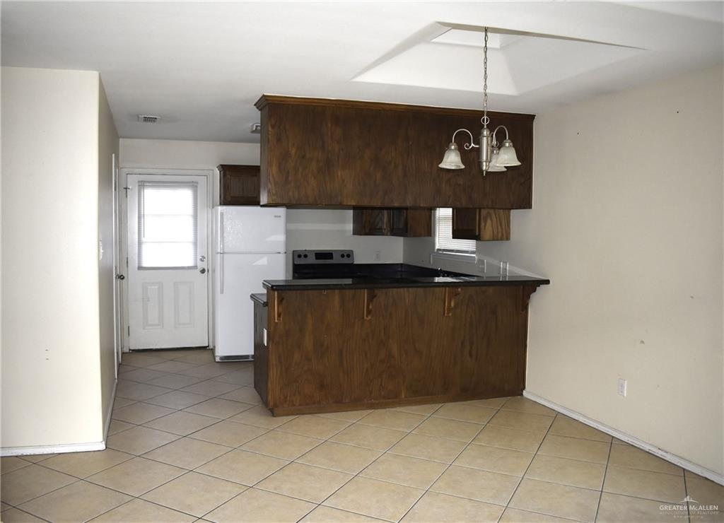 Photo 3 of 314 Albatross Avenue