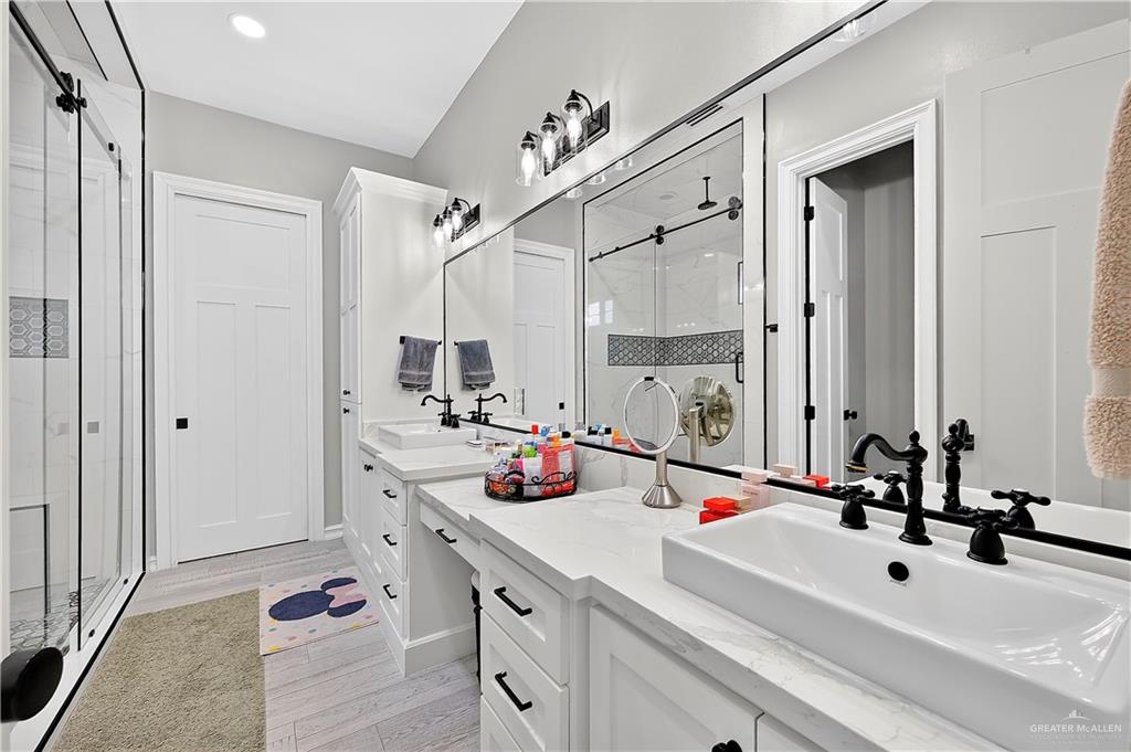 Photo 14 of 3805 Wisteria Avenue