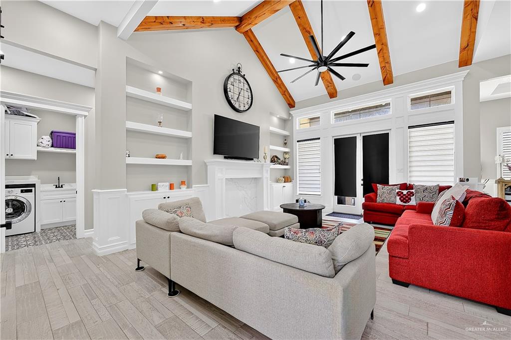Photo 2 of 3805 Wisteria Avenue