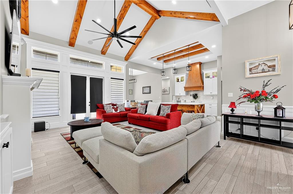 Photo 3 of 3805 Wisteria Avenue