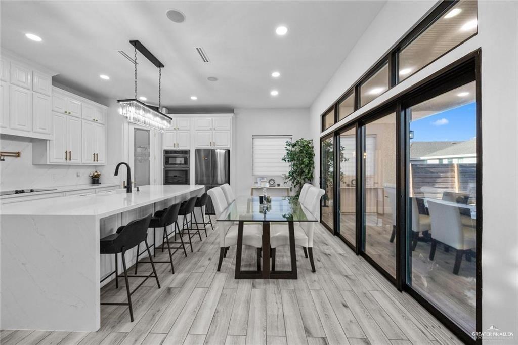 Photo 5 of 1404 Strawberry Hill Street