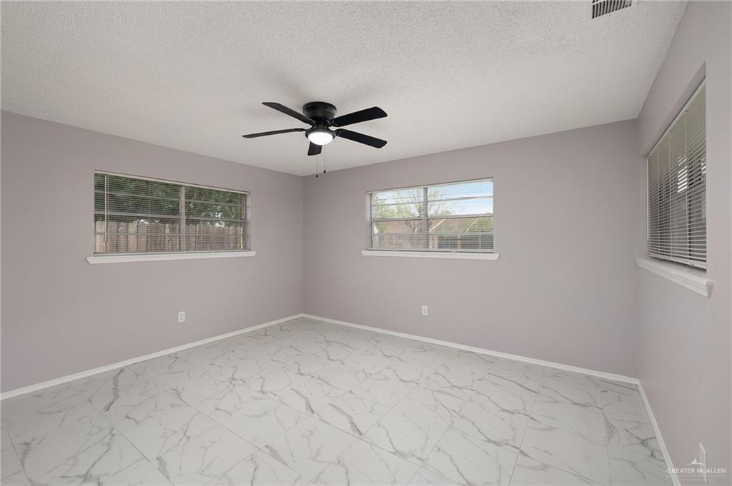 Photo 10 of 2409 Camellia Avenue