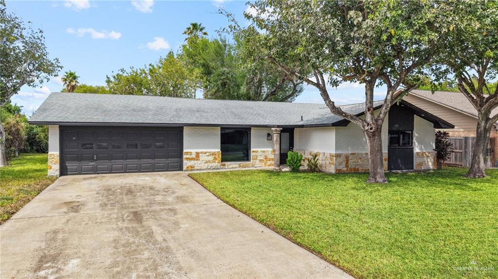Photo 3 of 1718 Redbud Avenue