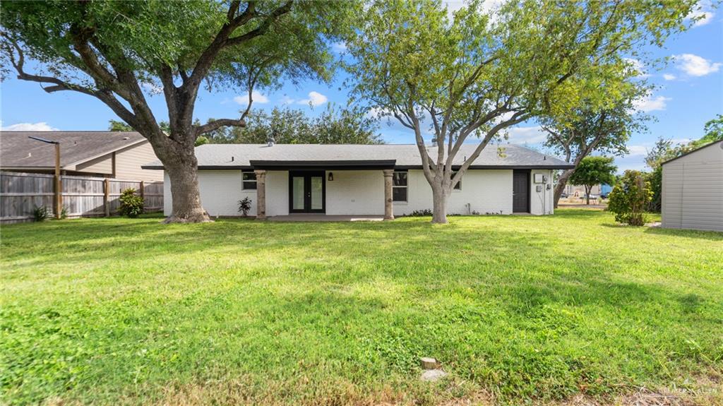 Photo 5 of 1718 Redbud Avenue