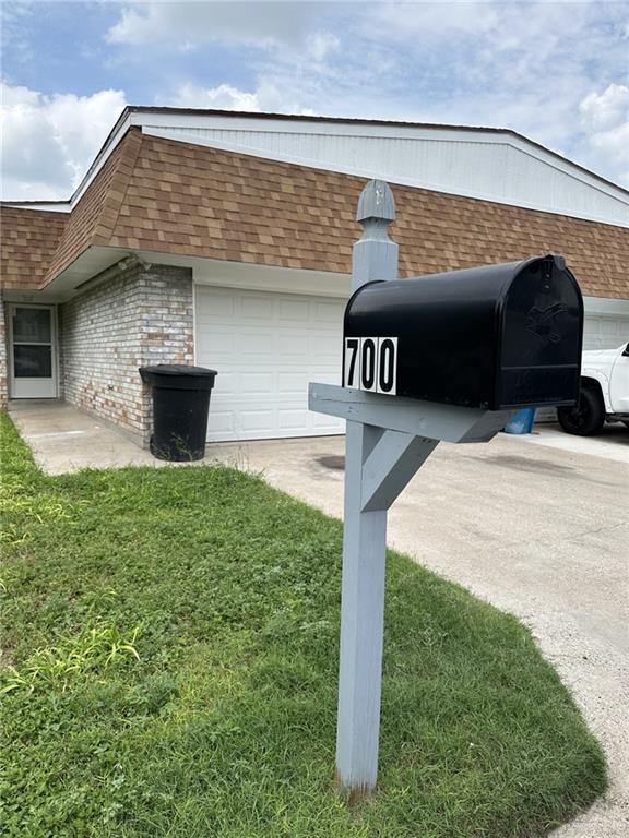 Photo 5 of 700 Iris Avenue