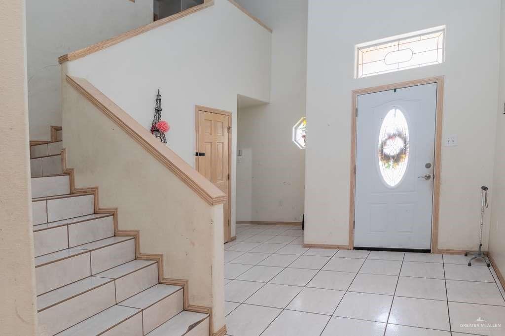 Photo 2 of 1821 Plainview Drive