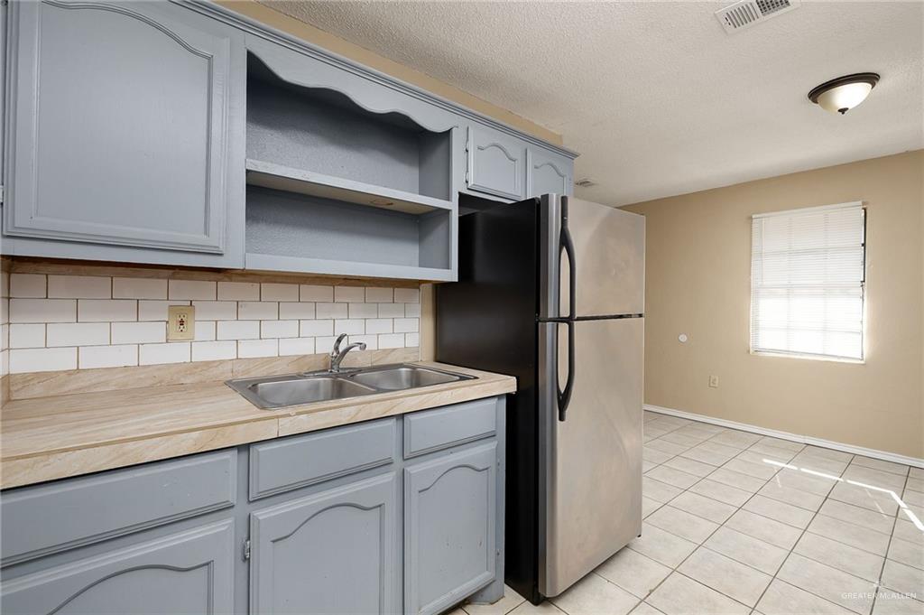 Photo 6 of 825 1st Street