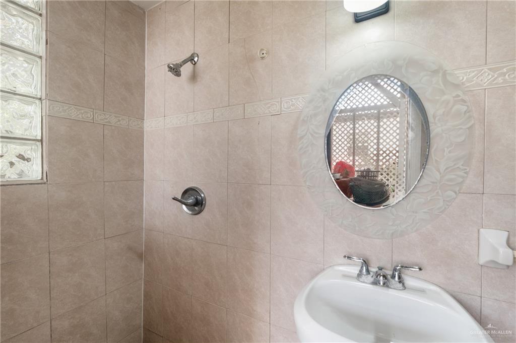 Photo 15 of 45 Los Ebanos Boulevard