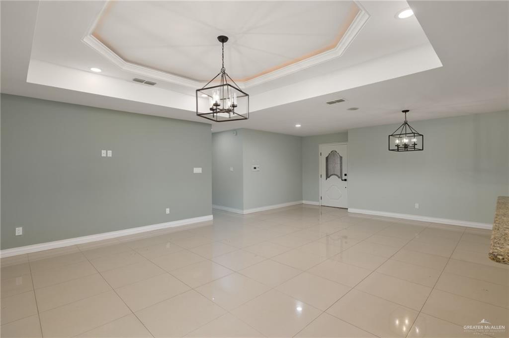 Photo 2 of 3300 Kiwi Avenue