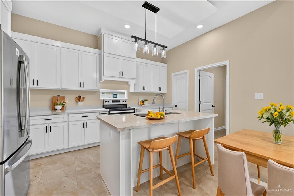 Photo 12 of 520 Pine Oak Street
