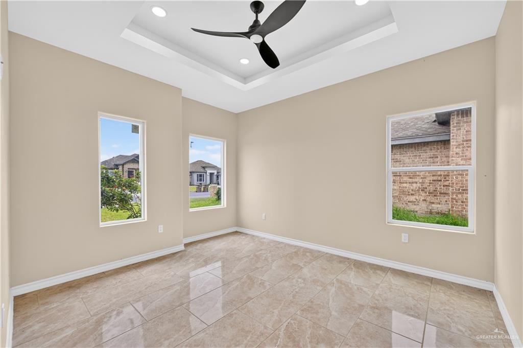 Photo 15 of 520 Pine Oak Street