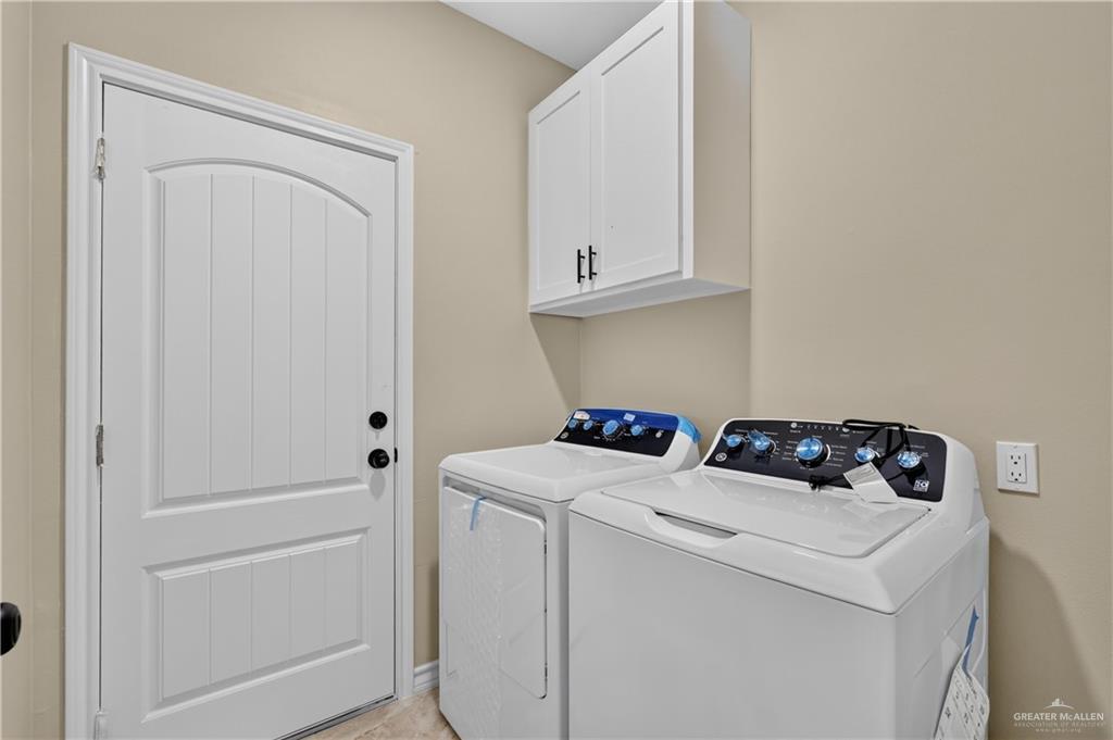 Photo 21 of 520 Pine Oak Street