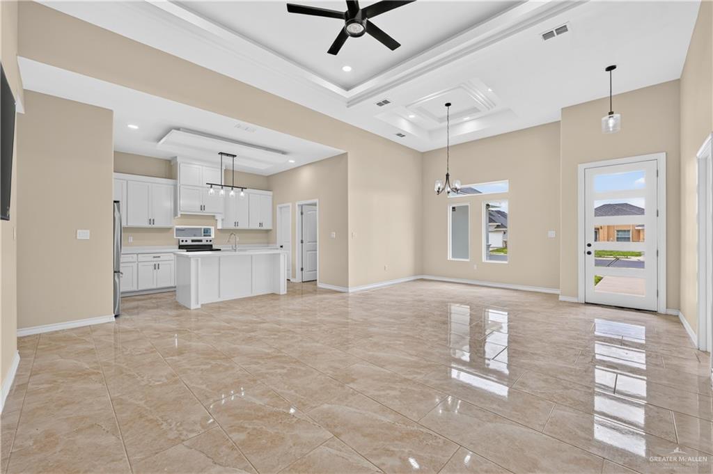 Photo 9 of 520 Pine Oak Street