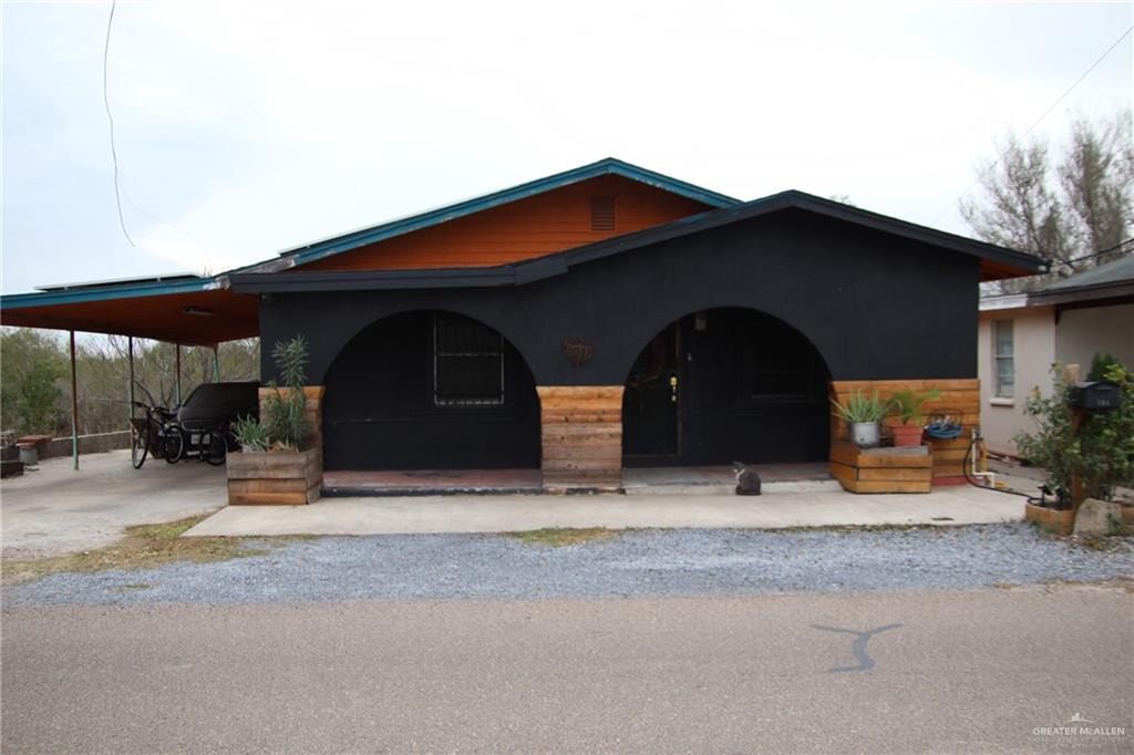 Single Family home at 104 Water Street, Rio Grande City, Texas