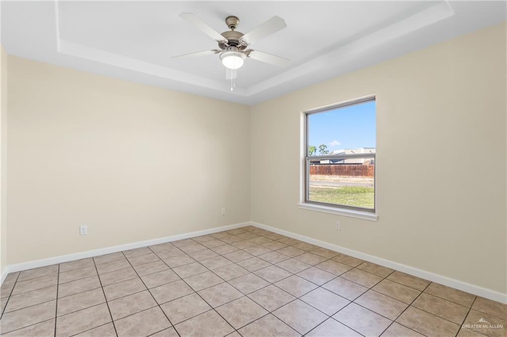 Photo 10 of 809 Alexandria Avenue