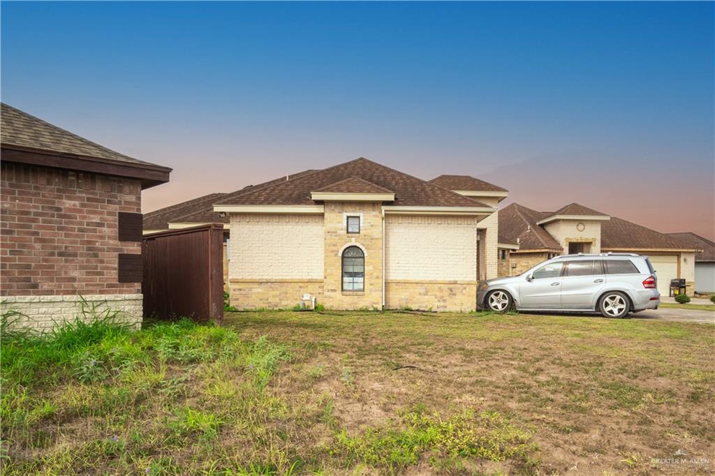 Photo 3 of 2416 Hibiscus Street