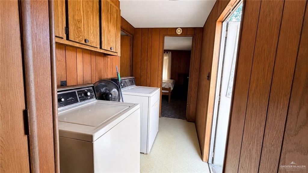 Photo 13 of 425 Oakwood Drive