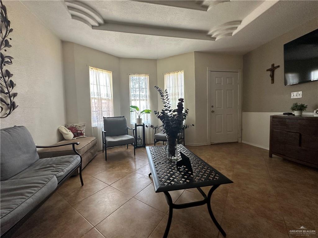 Photo 5 of 902 Scurlock Drive