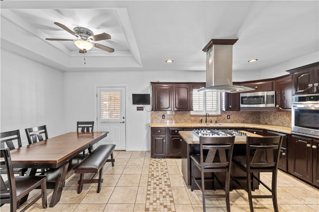 Photo 7 of 906 San Cristobal Street