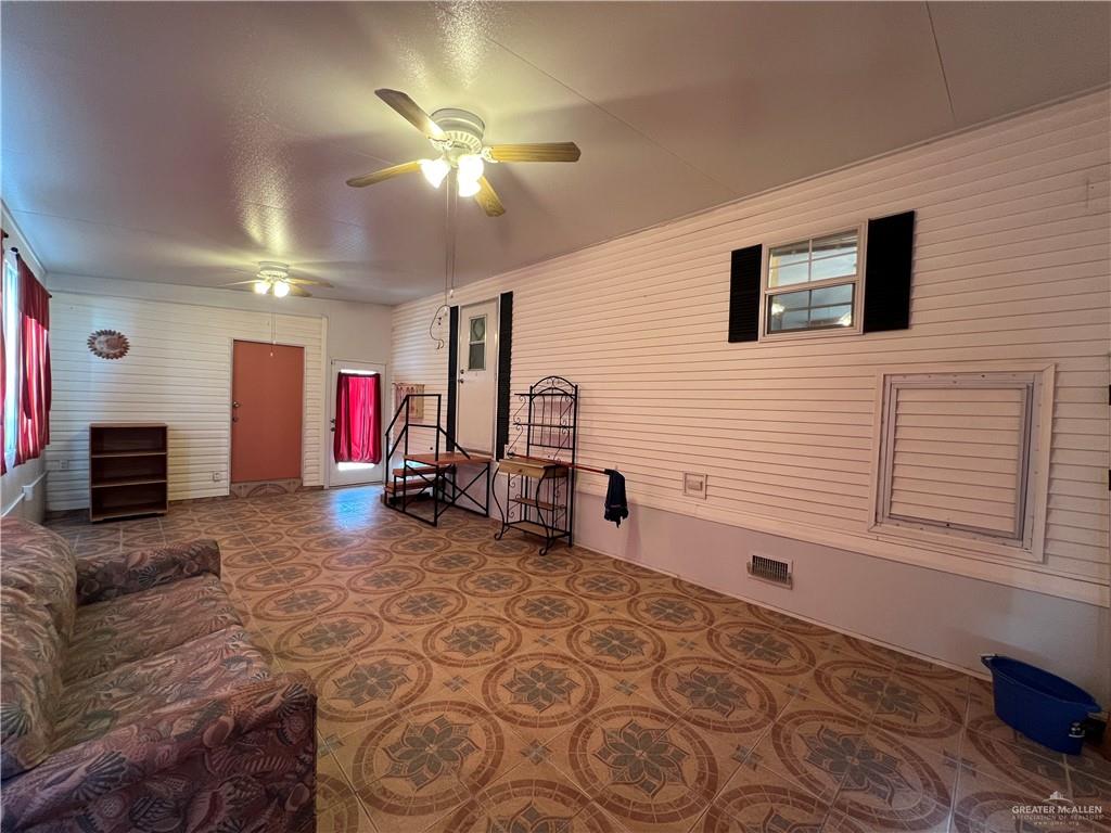 Photo 12 of 98 Lampshire Avenue
