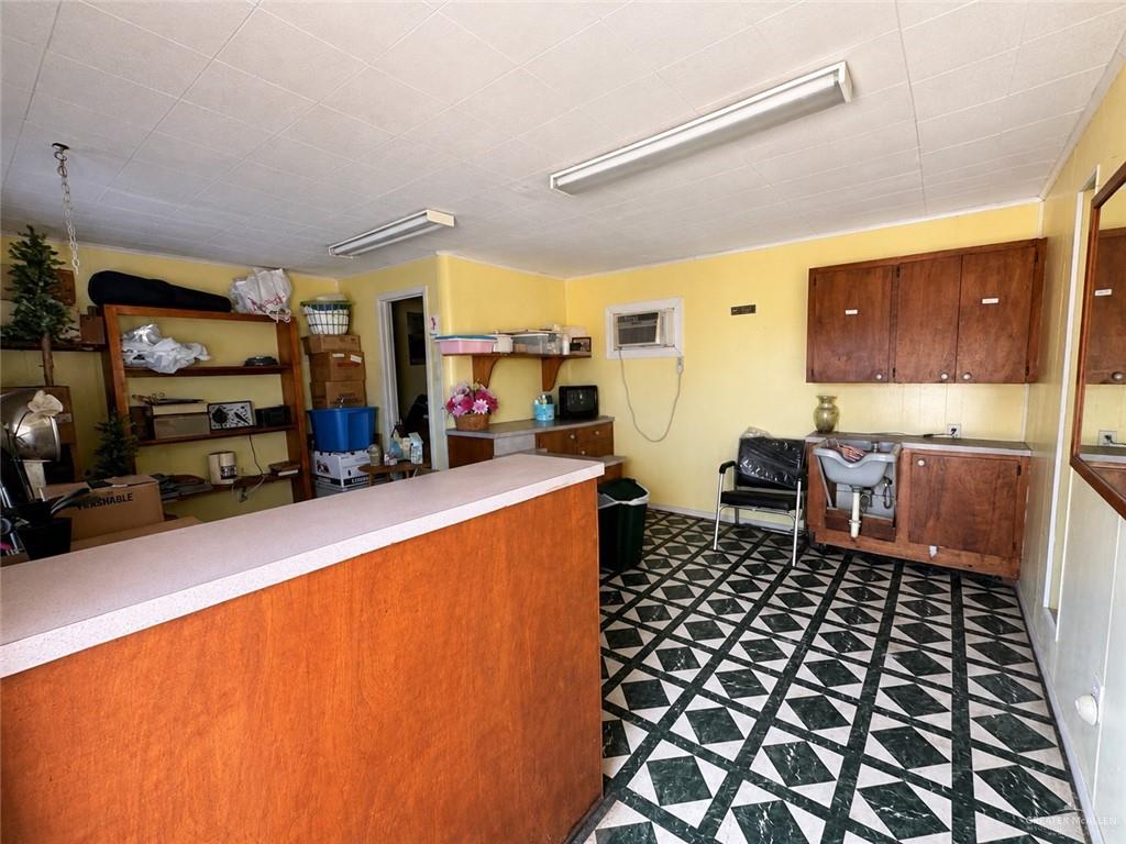 Photo 4 of 1622 Raul Longoria Road