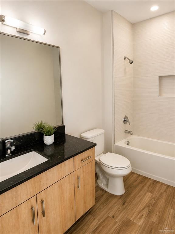 Photo 12 of 4904 Crown Point Avenue