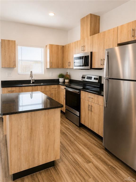 Photo 5 of 4904 Crown Point Avenue