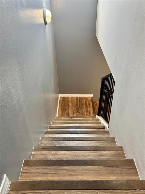 Photo 8 of 1203 White Oak Drive