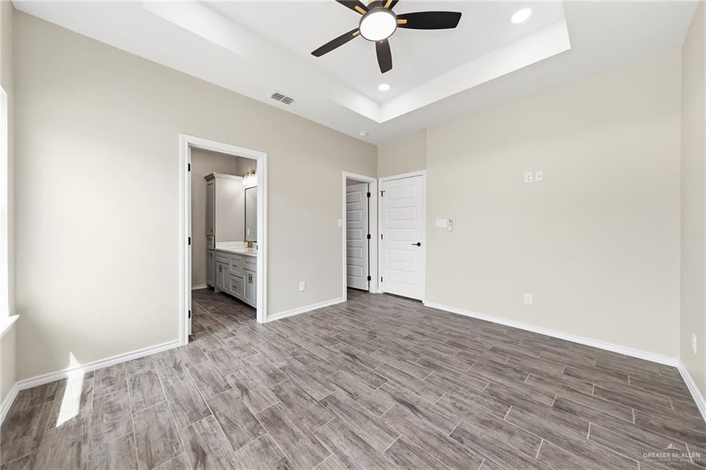 Photo 11 of 18032 Spruce Street